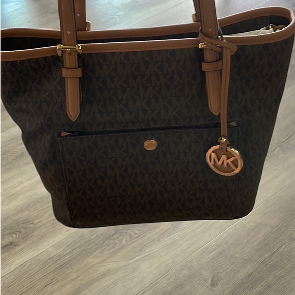 Michael Kors - Picture 1 of 2